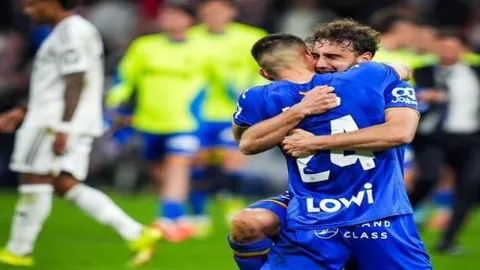 B席失落折射失误，球队力争摆脱联赛连败困境